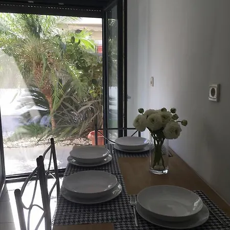 Apartment Chris