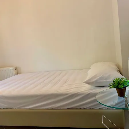 Chris Apartment